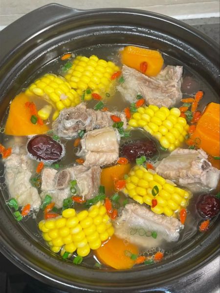 玉米萝卜排骨汤的做法_排骨汤怎么炖才鲜美