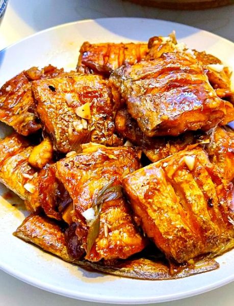 带鱼怎么做好吃_家常红烧带鱼做法