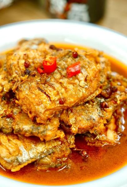 带鱼怎么做好吃_家常红烧带鱼做法