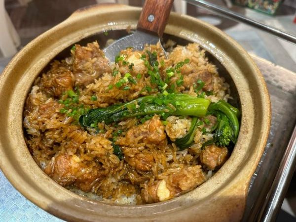 排骨煲仔饭怎么做_排骨煲仔饭用什么锅