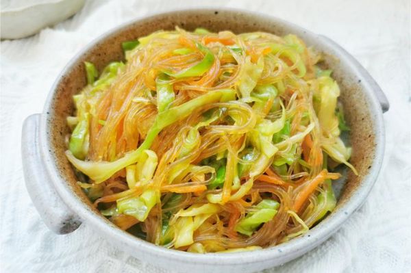 包菜粉丝怎么做_包菜粉丝热量高吗