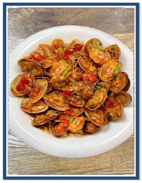 香辣花甲怎么做_花甲焯水还是直接炒