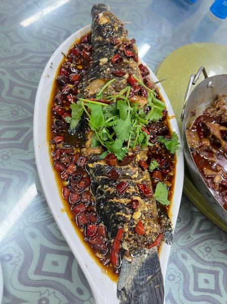 蒜爆鱼怎么做_蒜爆鱼的家常做法