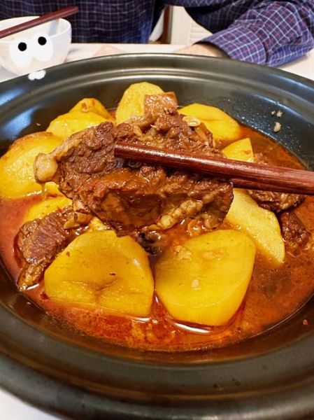 牛腩炖土豆怎么做_牛腩炖土豆用高压锅还是砂锅