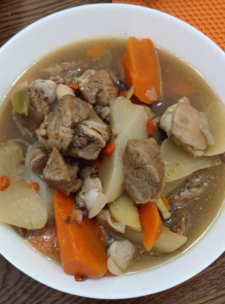 萝卜羊肉汤怎么做_萝卜羊肉汤去膻技巧