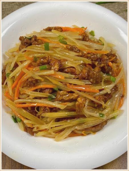 土豆胡萝卜怎么炒好吃_家常土豆胡萝卜做法