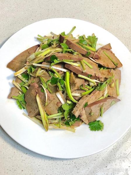 凉拌猪肝怎么做_猪肝焯水多久才嫩