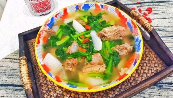 小白菜排骨汤怎么炖好喝_小白菜排骨汤做法窍门