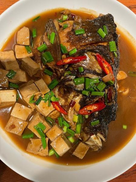 红烧鱼头怎么做_红烧鱼头家常做法