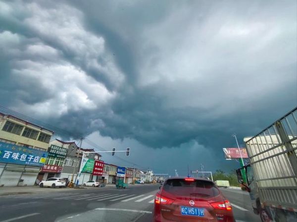 黑漆漆的夜晚_黑压压的云层怎么描写