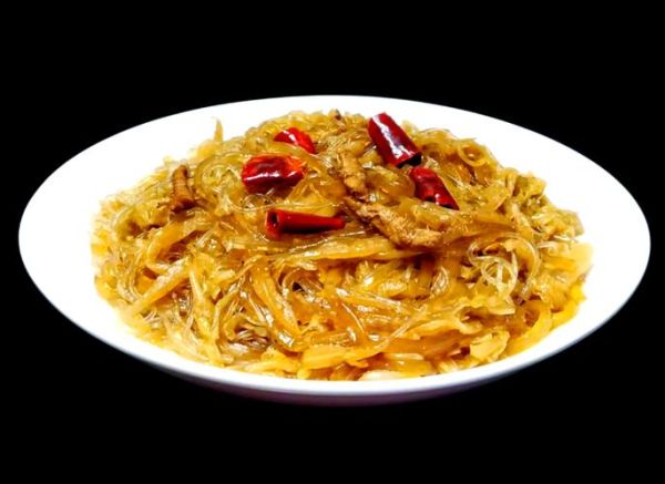 酸菜炒粉条怎么做_酸菜炒粉条的家常做法
