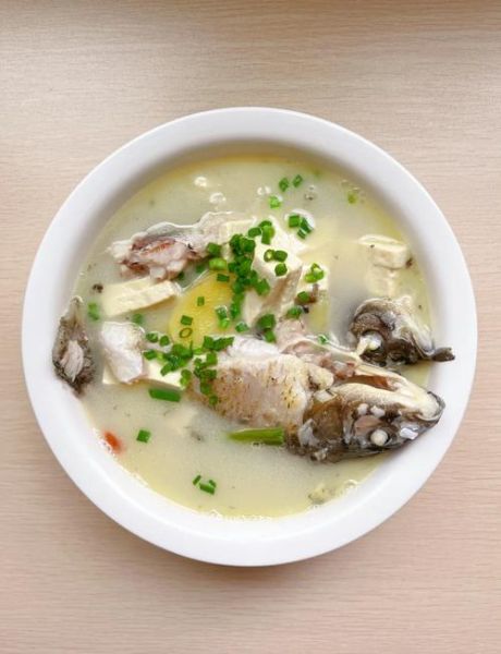 鲫鱼怎么做好吃_鲫鱼汤的家常做法