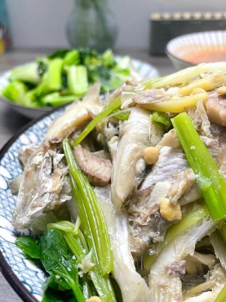 杂鱼一锅鲜怎么做_杂鱼一锅鲜的做法大全