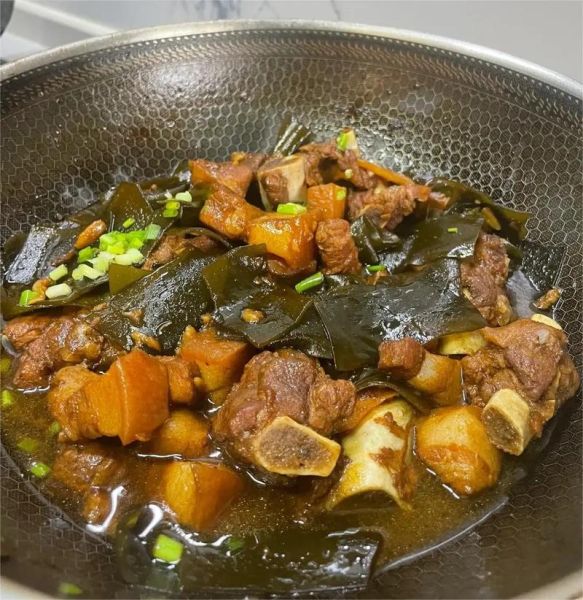 炖排骨的家常做法_炖排骨需要焯水吗