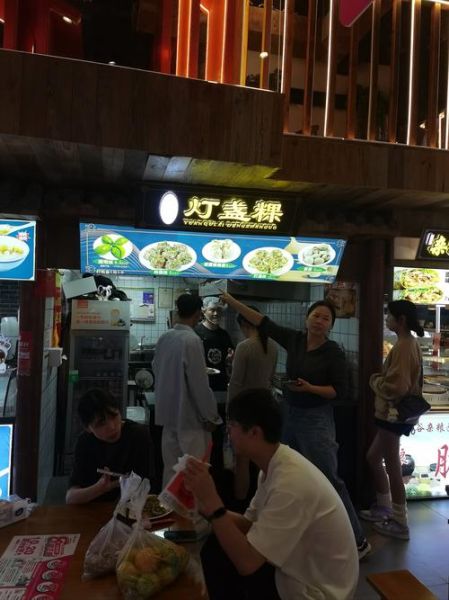 晚上集市有哪些小吃_晚上集市几点开始