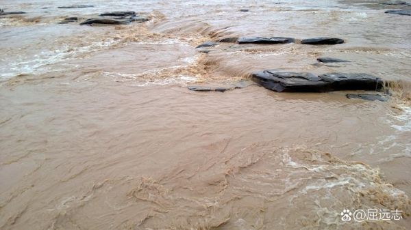 浊浪排空是什么意思_浊浪排空的出处与用法