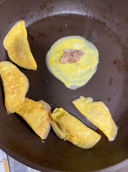 鸡蛋饺子怎么做_鸡蛋饺子皮怎么做不破