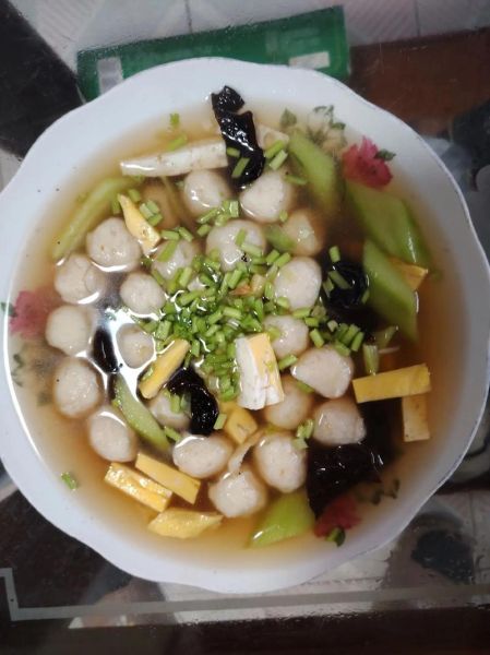 清汆丸子怎么做_清汆丸子家常做法