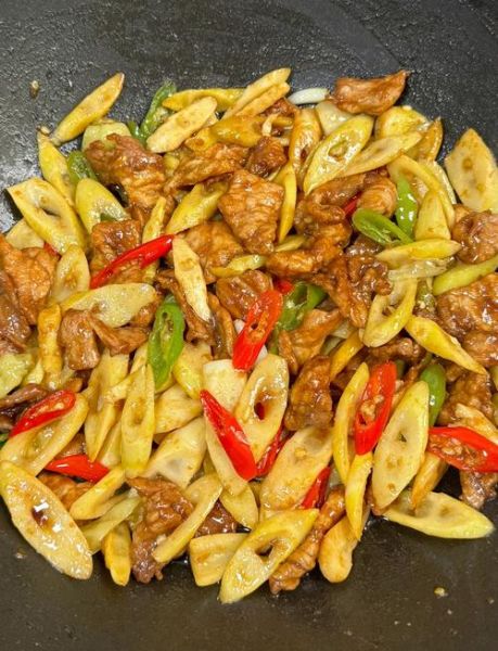 竹笋炒肉怎么做_竹笋炒肉焯水还是不焯水