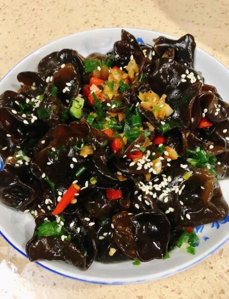凉拌黑木耳怎么做_黑木耳焯水几分钟才脆