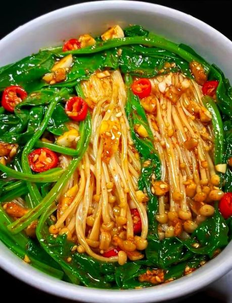 凉拌金针菇怎么做好吃_凉拌金针菇要不要焯水