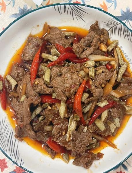 泡椒牛肉怎么做_泡椒牛肉的家常做法