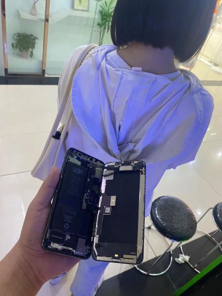 手机电池鼓包怎么处理_电池鼓包还能继续用吗