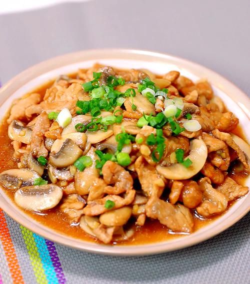 口蘑炒肉片怎么做才嫩_口蘑炒肉片家常做法