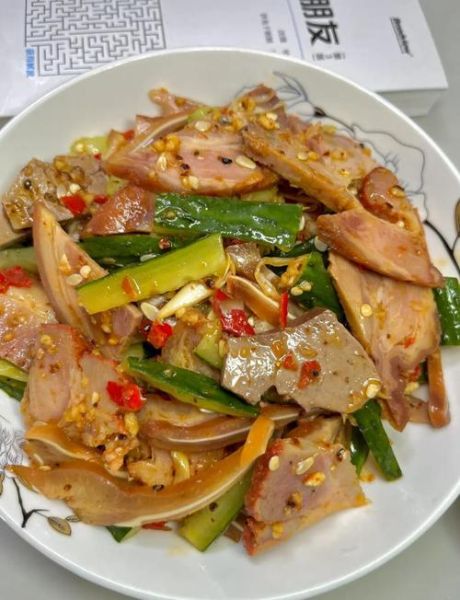 猪耳朵拌黄瓜怎么做_猪耳朵拌黄瓜的做法窍门