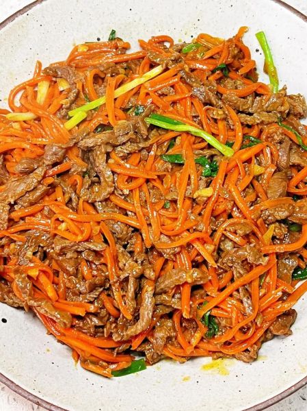 胡萝卜怎么炒好吃_胡萝卜丝做法大全