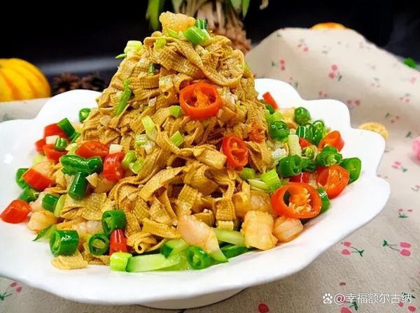 家常炒豆腐皮怎么做好吃_豆腐皮炒什么配菜最香