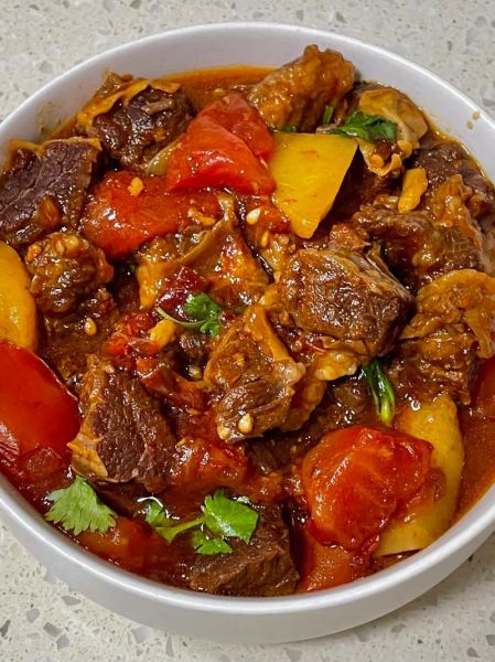 牛腩炖西红柿家常做法_牛腩怎么炖才软烂