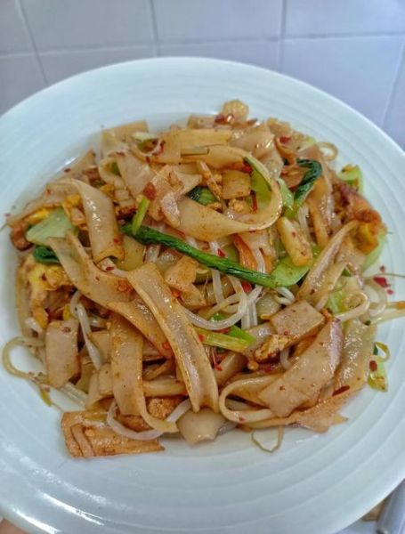 炒河粉怎么做_炒河粉不粘锅技巧