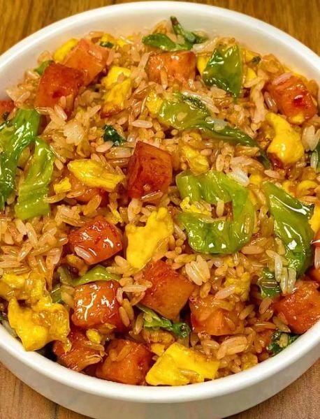 鸡蛋炒饭怎么炒才好吃_鸡蛋炒饭的家常做法