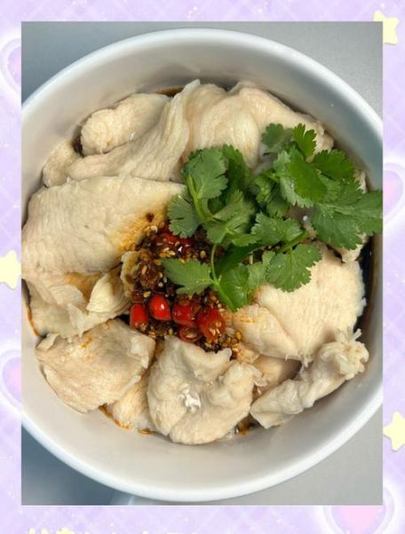 水煮鸡胸肉怎么做才嫩_减肥餐水煮鸡胸肉做法