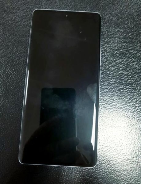 手机突然黑屏怎么回事_手机黑屏无法开机怎么办