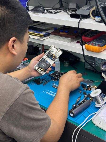 手机音响进水了怎么办_手机扬声器进水声音变小怎么修