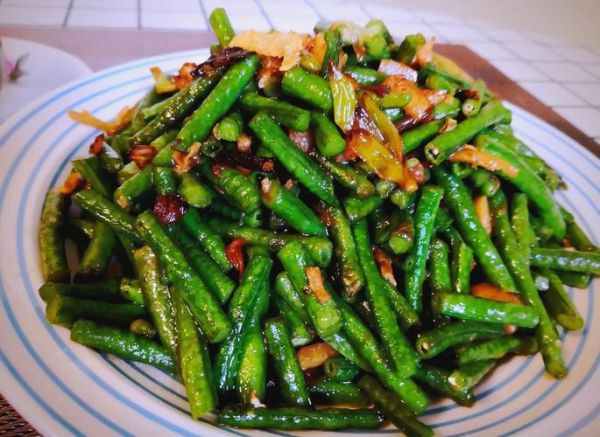 豇豆角怎么炒好吃_豇豆角焯水几分钟才脆绿