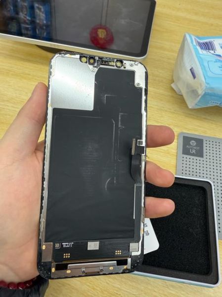 手机黑屏怎么修_换屏多少钱