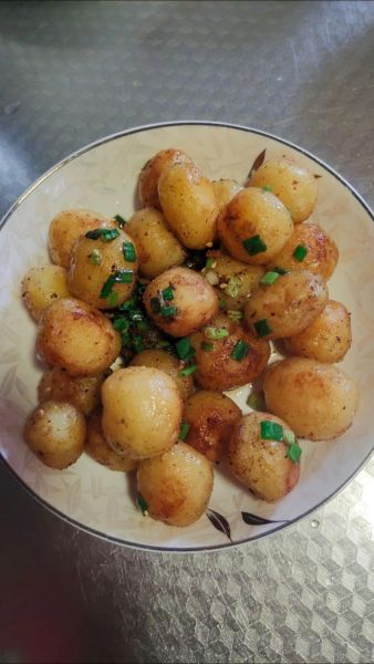 炕土豆怎么做_炕土豆用哪种土豆最好