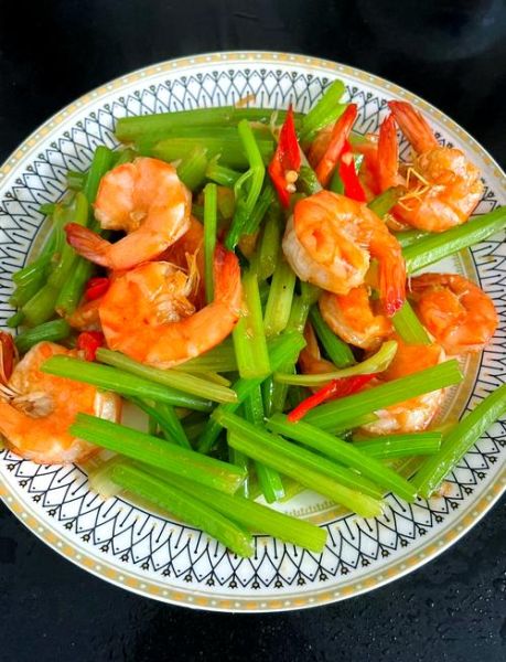 炒芹菜怎么炒才脆_芹菜炒什么好吃又简单