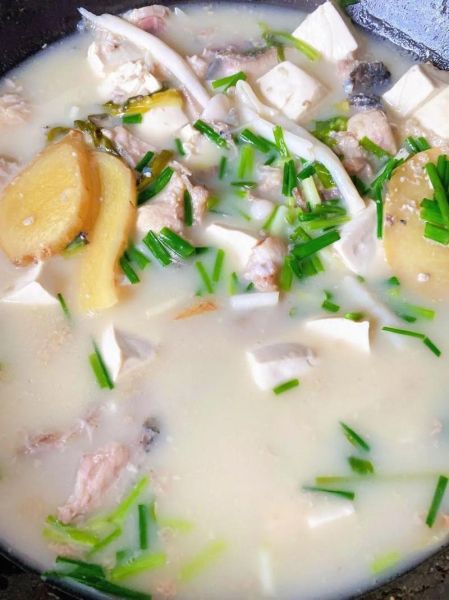 小鱼汤怎么做_家常小鱼汤做法步骤