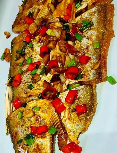 红烧翘嘴鱼怎么做_翘嘴鱼红烧技巧