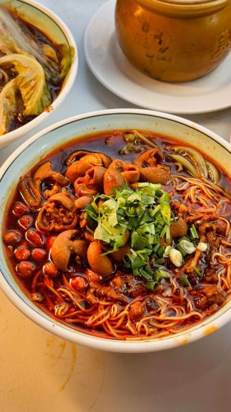 肥肠面怎么做好吃_肥肠面做法最正宗的做法