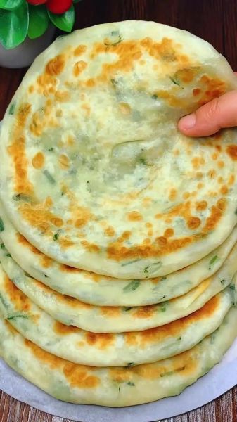 家常葱花油饼怎么做_油饼怎么和面才软
