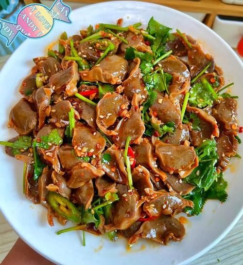 凉拌鸡胗怎么做好吃_鸡胗焯水几分钟才脆嫩