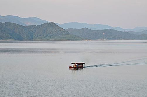 澄碧的近义词有哪些_如何描写澄碧的湖水