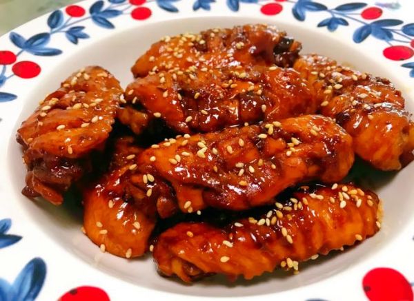 红烧鸡翅家常做法_红烧鸡翅怎么做好吃又入味