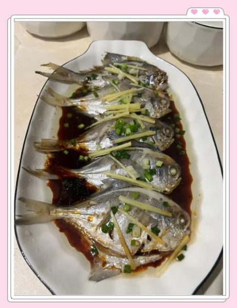 清蒸鲳鱼怎么做才鲜嫩_清蒸鲳鱼的家常做法
