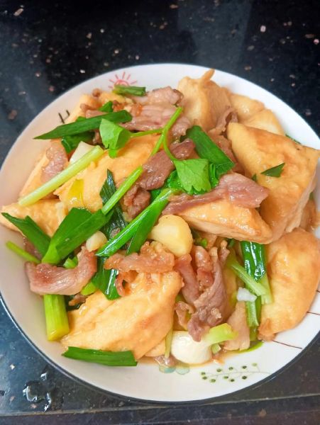 豆腐炒肉怎么做才入味_家常豆腐炒肉用什么豆腐最好